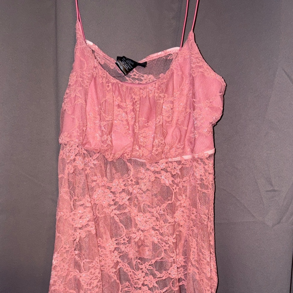 Elegant Pink Lace Chemise